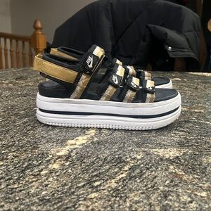 Nike Kids Sandals Black and Gold